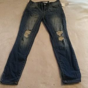 Skinny/straight leg jeana